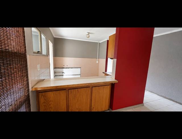 2 BEDROOM HOUSE FOR SALE IN FLORA PARK